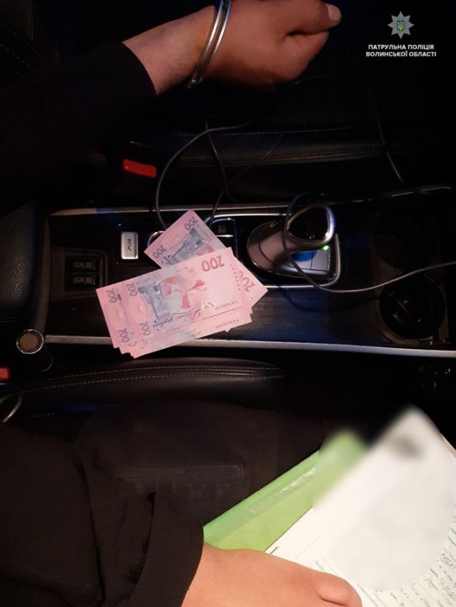 Нетверезий водій хотів відкупитись від луцьких патрульних. ФОТО. ВІДЕО