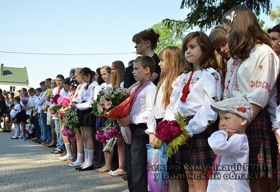 Очільник нацполіції області привітав ліцеїстів з останнім дзвоником. ФОТО