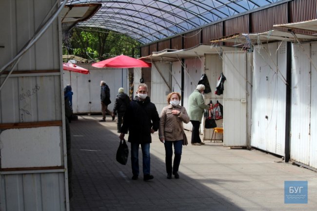 У Нововолинську запрацював ринок: чи дотримуються карантинних обмежень продавці та покупці. ФОТО