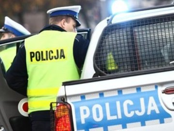 У Польщі арештували трьох українців, які обкрадали на парковках автівки