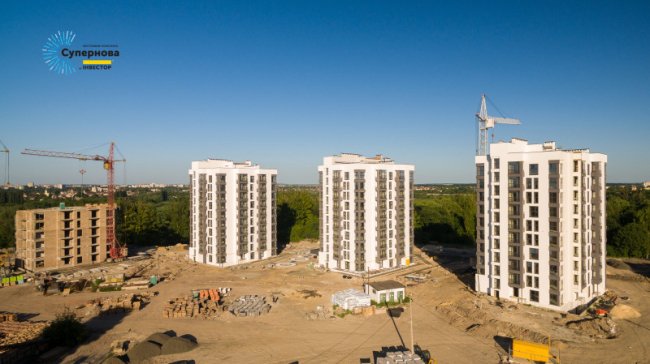 Будинки ЖК «Супернова» на різних етапах роботи