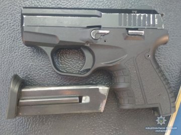 У Ковелі «спіймали» чоловіка, який розгулював містом зі зброєю