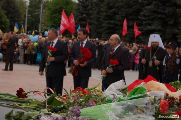 Парад Перемоги у Луцьку пройшов з комуністами і міліцією