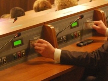 Донецький депутат на Волині: «У нас в облраді немає  «кнопкодавства», бо майже всі - регіонали»