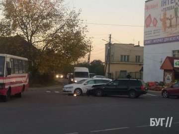 На Волині на перехресті зіткнулися автівки. ФОТО