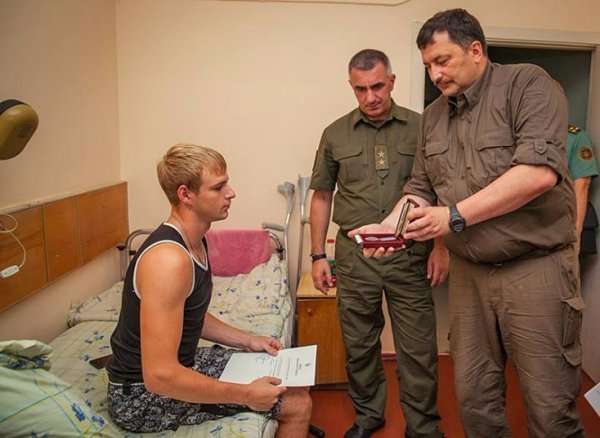 Поранених під Радою відзначили держнагородами. ФОТО