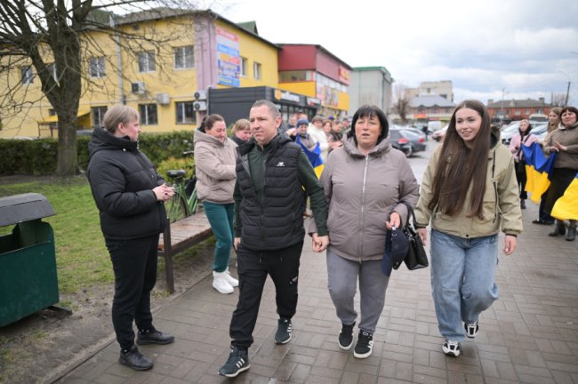 З російського полону вдома зустріли 41- річного волинянина Василя Мартинюка