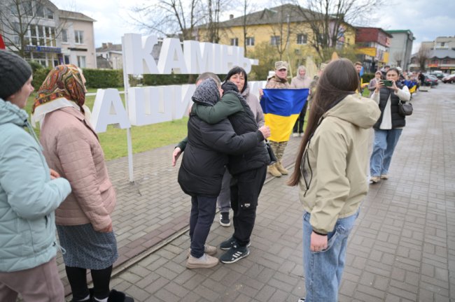 З російського полону вдома зустріли 41- річного волинянина Василя Мартинюка