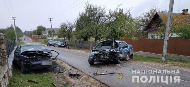 Покатав ровесників на батьківському авто: на Рівненщині підліток влаштував автотрощу. ФОТО 