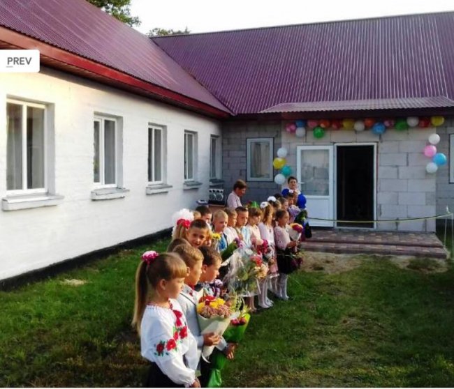 Свято першого дзвоника у Камінь-Каширському районі. ФОТО