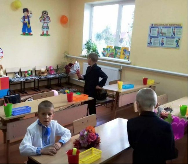 Свято першого дзвоника у Камінь-Каширському районі. ФОТО