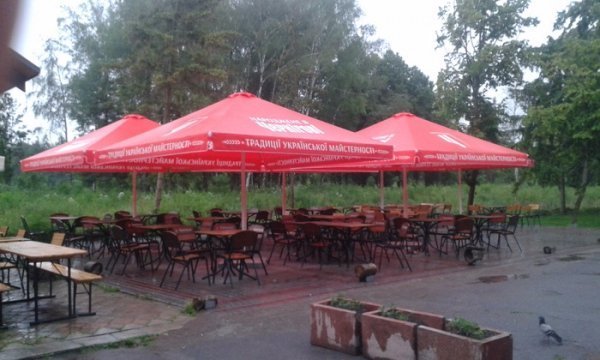 За неправильні літні майданчики муніципали видали приписи «Patio di Fiori» та «Вогнем і мечем». ФОТО