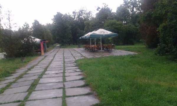 За неправильні літні майданчики муніципали видали приписи «Patio di Fiori» та «Вогнем і мечем». ФОТО