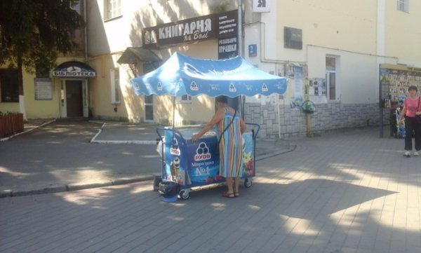 За неправильні літні майданчики муніципали видали приписи «Patio di Fiori» та «Вогнем і мечем». ФОТО