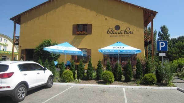 За неправильні літні майданчики муніципали видали приписи «Patio di Fiori» та «Вогнем і мечем». ФОТО