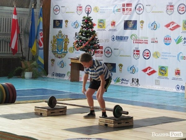У Луцьку змагалися важкоатлети. ФОТО  