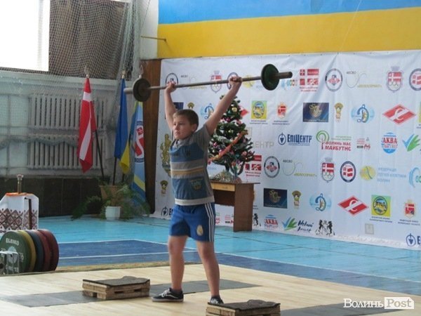 У Луцьку змагалися важкоатлети. ФОТО  