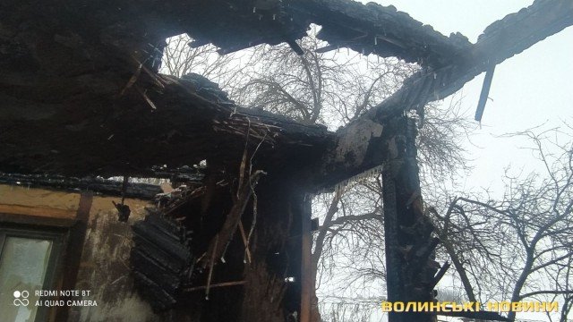 У багатодітної сім'ї згорів будинок, у який вона хотіла заселитися: необхідна допомога. ФОТО