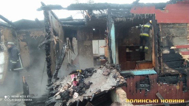 У багатодітної сім'ї згорів будинок, у який вона хотіла заселитися: необхідна допомога. ФОТО