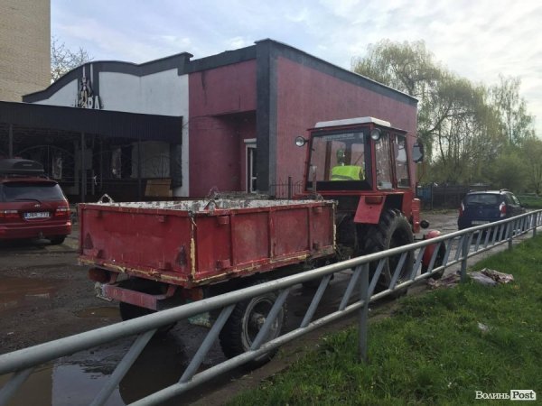 Депутати Луцькради вийшли на генеральне прибирання. ФОТО. ВІДЕО