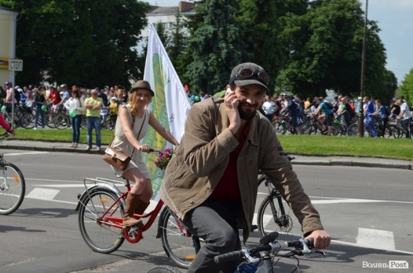 Велодень у Луцьку зібрав більше тисячі людей. ФОТО 