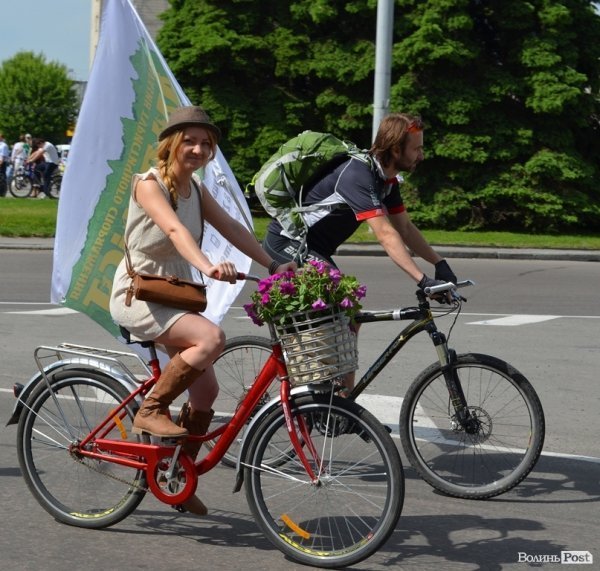 Велодень у Луцьку зібрав більше тисячі людей. ФОТО 