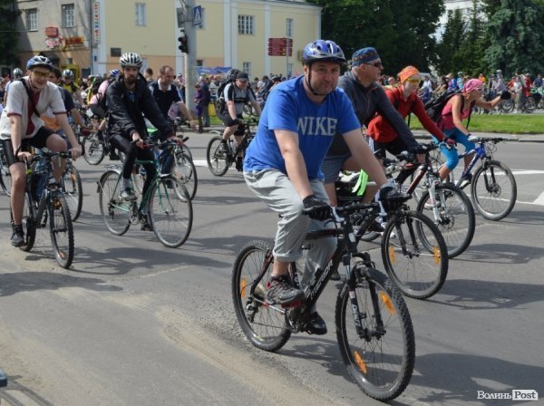 Велодень у Луцьку зібрав більше тисячі людей. ФОТО 