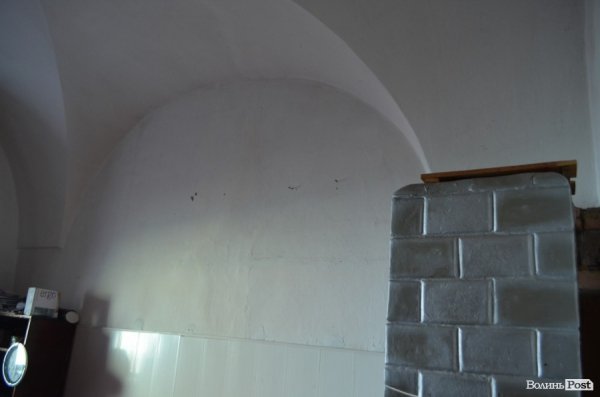 Історія без терміну давності: за мешканців аварійного будинку «взялися» у Луцькраді. ФОТО