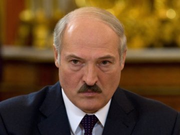 Лукашенко не полетить на парад до Москви