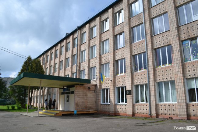 Благодійно, красиво, урочисто: як відсвяткували старт навчання у ліцеї Ковеля. ФОТО