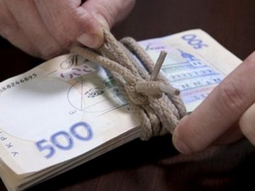 «Заробив» на вуличному освітленні: директор волинського підприємства привласнив майже 900 тисяч бюджетних коштів