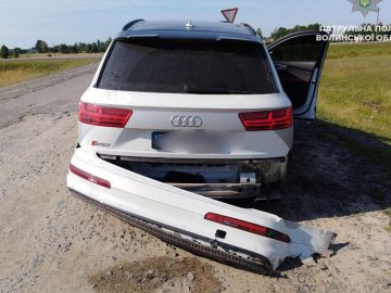 На Волині водій без прав на швидкості злетів у кювет. ФОТО