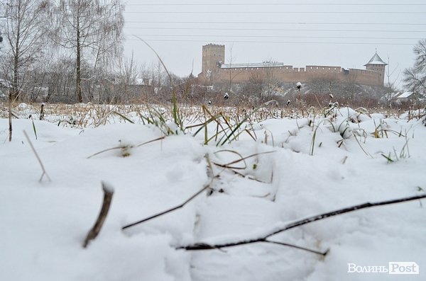 Луцьк засипало снігом. ФОТО