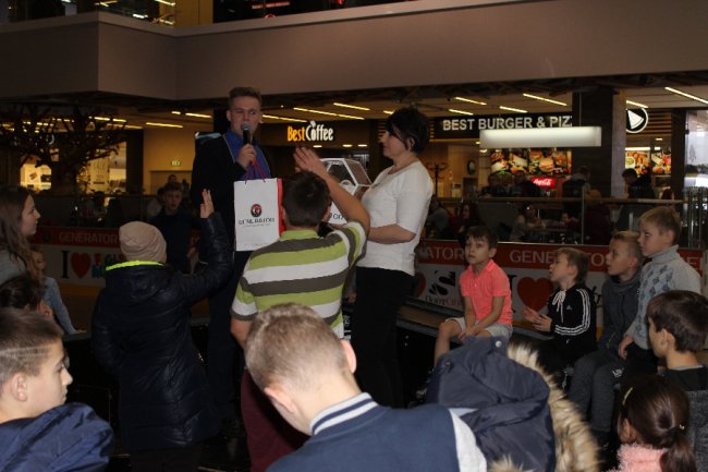 Лучанин отримав смартфон за відпочинок на арені розваг «GeneratorCity»