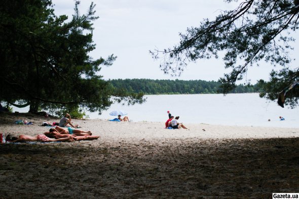 «Буйні мєсні, Кім Чин Ін і верба з дупи»: як столичні журналісти відпочивали на Шацьких озерах.ФОТО