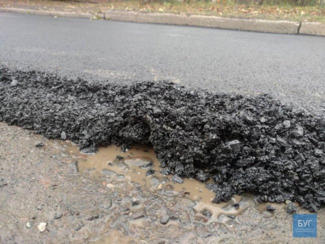 Новий асфальт знімається руками: волиняни бунтують проти браку