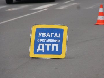 Аварія в Луцьку: перекинулося авто, 2 дітей – у лікарні