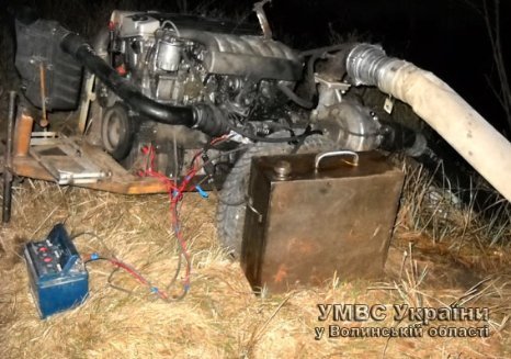 На Волині рівняни незаконно видобували бурштин