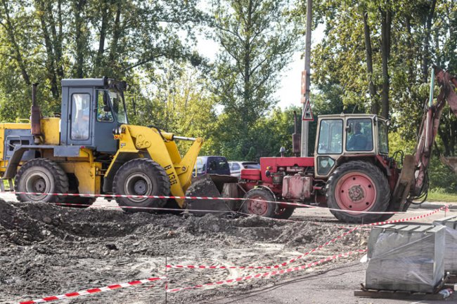 У місті на Волині птахофабрика розпочала ремонт дороги