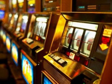 Волинські поліцейські закрили майже 200 гральних закладів