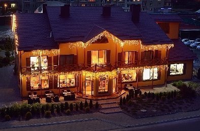 На другому поверсі - готель «Патіо Ді Фіорі»