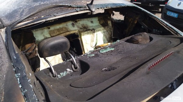 Спалений «Мерседес» належить сину злодія в законі. ФОТО