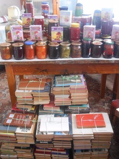 Луцькі бібліотекарі передали бійцям подарунки від Святого Миколая. ФОТО