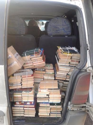 Луцькі бібліотекарі передали бійцям подарунки від Святого Миколая. ФОТО