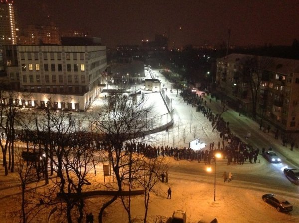 У Києві гуртуються сотні тітушок