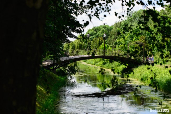Літній день у центральному парку Луцька. ФОТОРЕПОРТАЖ