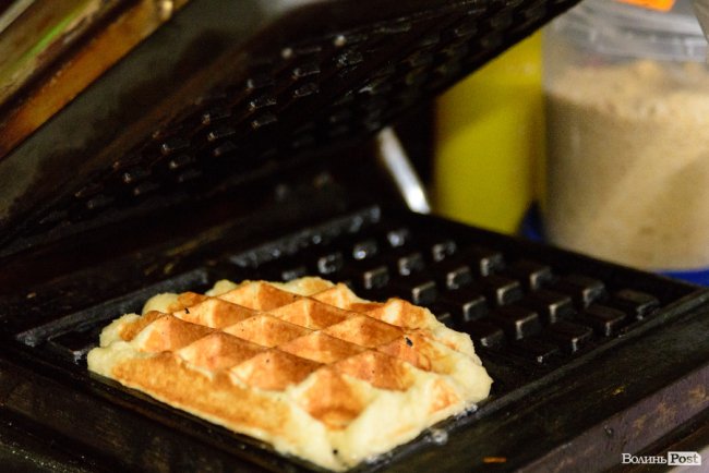 Бельгійська вафля, італійська кава і кленовий сироп: чим пригощають локації «Coffee & Gelato»*