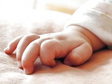 На Закарпатті  від переохолодження померло немовля