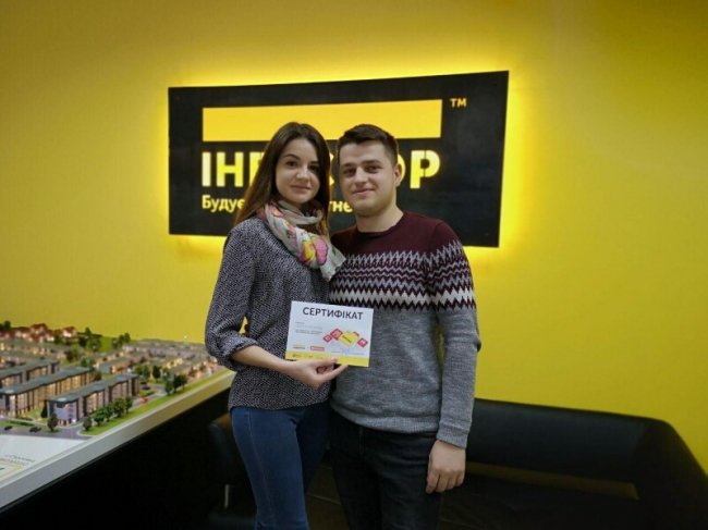 Клієнти «Інвестора» стають учасниками бонусної програми і отримують знижки на покупки у «Фокстроті»