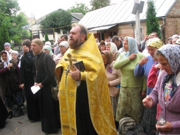 З Луцька рушила піша хода. ФОТО